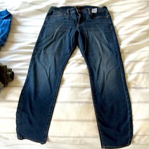 Banana Republic skinny jeans size 29/8 petite - worn only once.